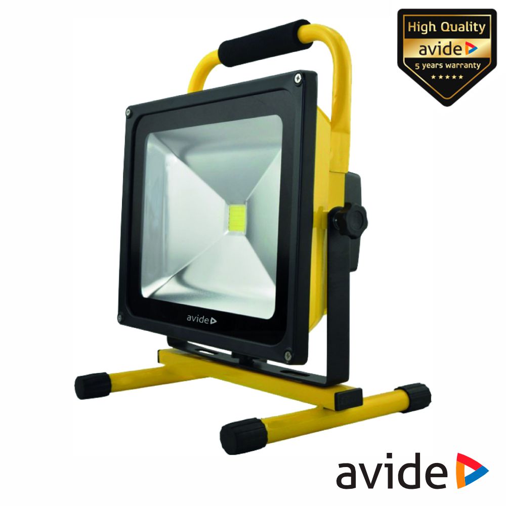 Foco LED Portátil Recarregável 50W 4000k 2750lm IP65 AVIDE