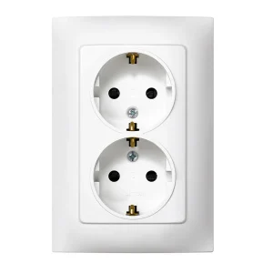 Tomada Doble com T+N Branco com Quadro